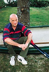 I l&oslash;pet av en sesong regner Jan &Oslash;rnulf Melbostad med at det blir om lag 100 kanoturer. Han b&aelig;rer kanoen alene mellom vannene&hellip;