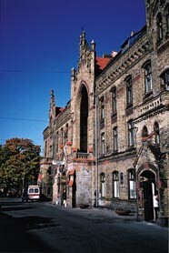 Figur 12    Det tidligere ”Sykehus nr. 1” i Riga, nå akuttmottak (Emergency care hospital). Foto Ø. Larsen 2000