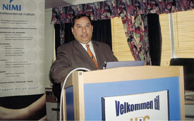 Antonio Bouffard foreleste om skulderdiagnostikk med ultralyd. Foto Norsk Idrettsmedisinsk Institutt