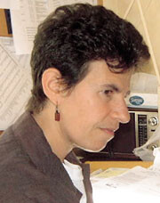 Rhonda Linde, Training and Mental Health Research Coordinator, med ansvar for kvalitetssikring av tjenestetilbud med…
