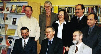 Styre og sekretariat i WONCA Europe. Foran fra venstre: visepresident Igor Svab, Slovenia, president Philip Evans, UK,…
