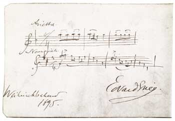 Figur 4   Familiene Grieg og S&auml;nger feiret julaften sammen i 1895, og p&aring; et ark har Grieg skrevet ned de f&oslash;rste taktene av&hellip;