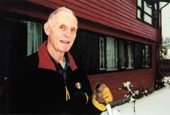 – Vet du hva Sjoghetta er? spør Per Stavem med et lurt glimt i øyet. – Jo, det er hva de kaller Snøhetta på Dovre. Foto I. M…