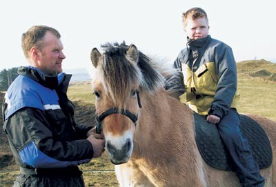 Et smil står høyt på ønskelisten til Olav, som har lammelser i venstre del av ansiktet etter en ulykke for seks år siden…