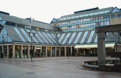 Redaksjonen i Tidsskriftet holder til i Legenes hus på Christiania torv i Oslo. Tidsskriftet kan betraktes som en felles…