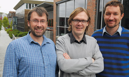 Tre av artikkelforfatterne. Fra venstre Kaare M. Nielsen, P&aring;l J. Johnsen og Gunnar S. Simonsen. Foto Thomas B&oslash;hn