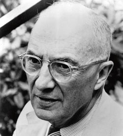 Forfatter, poet og lege William Carlos Williams fotografert i 1950-&aring;rene. Foto CAMERA PRESS/Elliott Erwitt/G/S/SCANPIX
