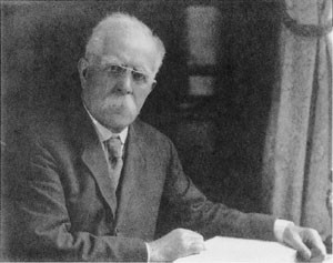 Figur 2   Sir Archibald E. Garrod (1858 – 1936), lege ved St. Bartholomews Hospital og Hospital for Sick Children i London…