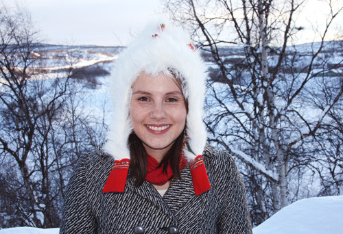Anne Máddji Heatta trives som fastlege i Kautokeino. Foto Lisbet T. Kongsvik