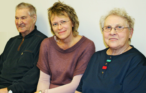 Ekteparet Linnea og Karl Samli på visitt hos fastlege Mona Søndenå i Bugøynes. Foto Lisbet T. Kongsvik