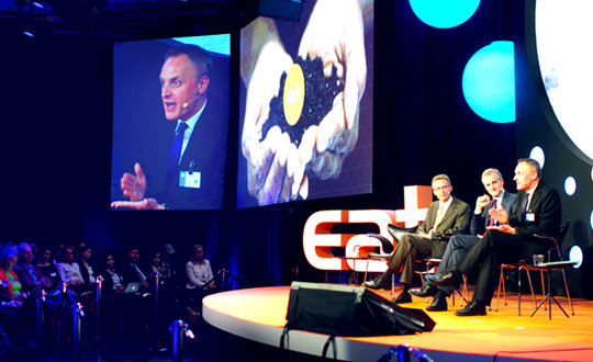Fra konferansen. Redaktør i The Lancet Richard Horton på storskjerm og til høyre i bildet. Foto EAT