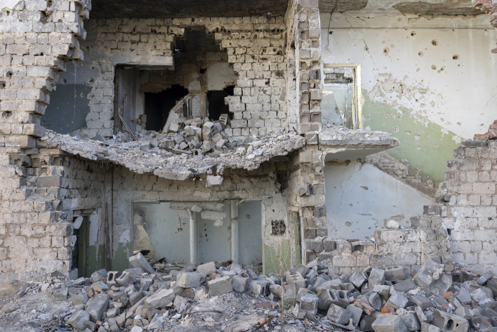 Bilde av et utbombet psykiatrisk sykehus i utkanten av Sloviansk i Ukraina. Sykehuset ble totalødelagt under kamper mellom…