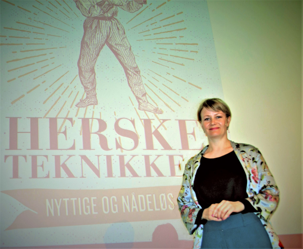 SKRIVER OM HERSKETEKNIKKER: Sigrid Sollund holdt et tankevekkende foredrag for overleger og yngre leger. Foto: Mattis Dahl…