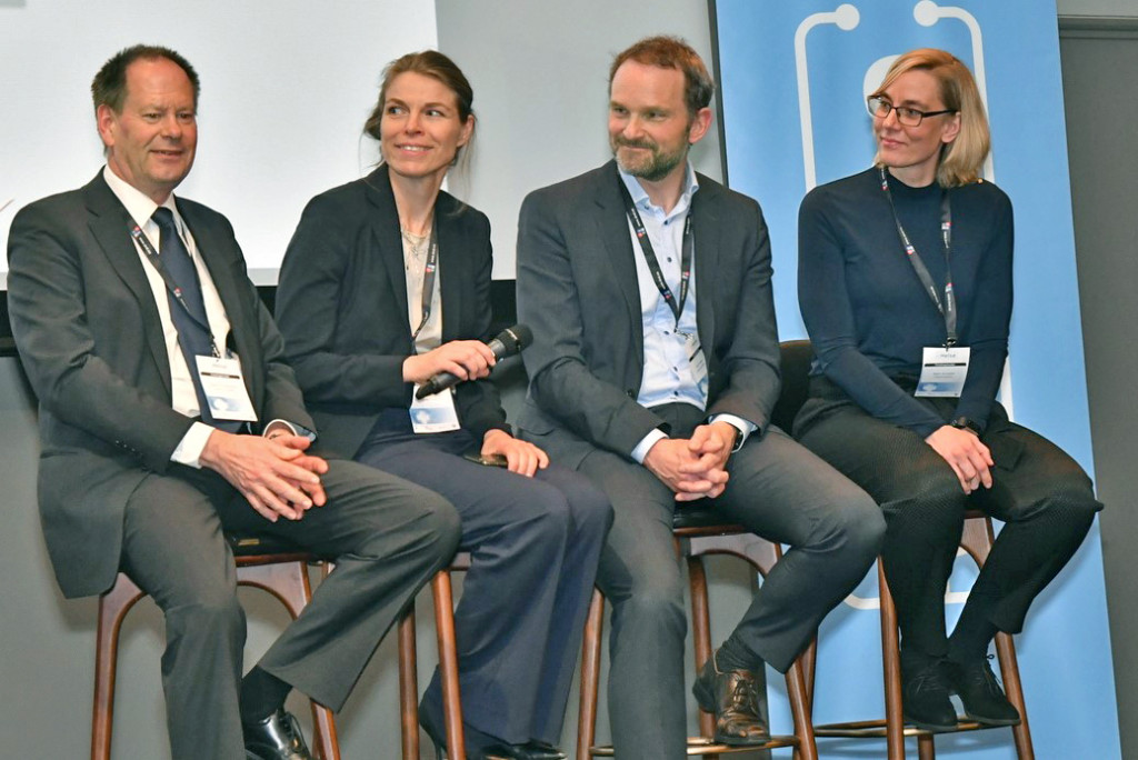SKANDINAVISK PANELDEBATT: Hans Erik Henriksen (DK), Nanna Skovgaard (DK), Karl Stener Vestli (N) og Malin Amnefelt (S). Foto…