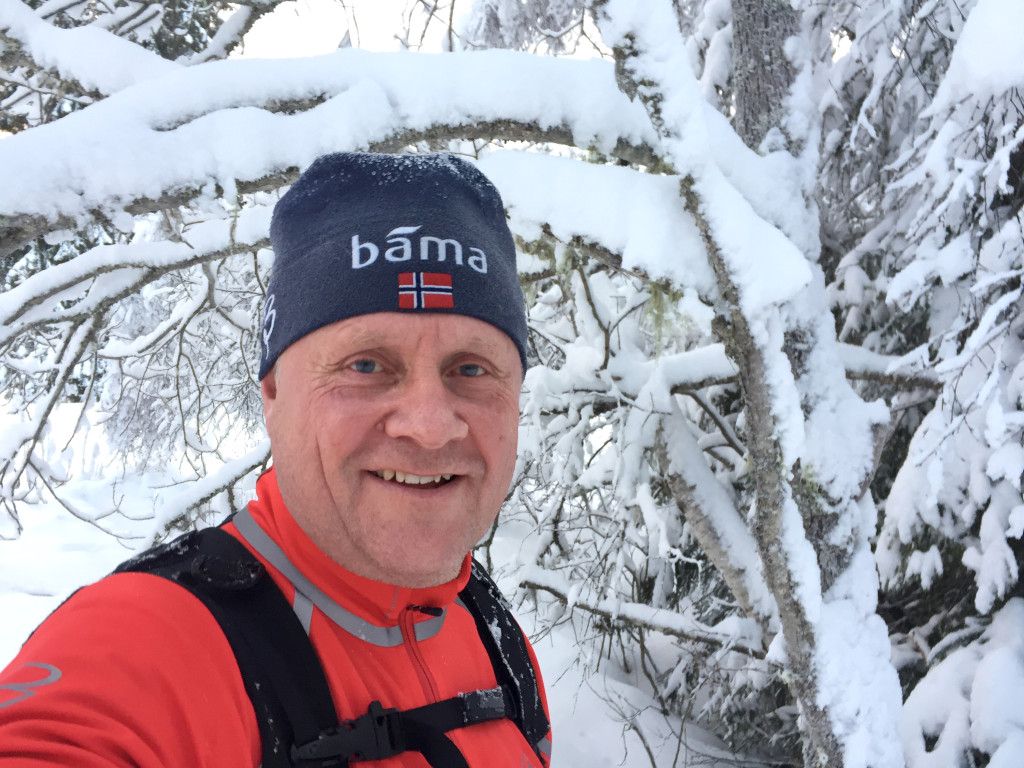 GLAD I LANGRENN: Fra huset på Byåsen i Trondheim har Jon Helle marka rett utenfor døra. Foto: Privat.