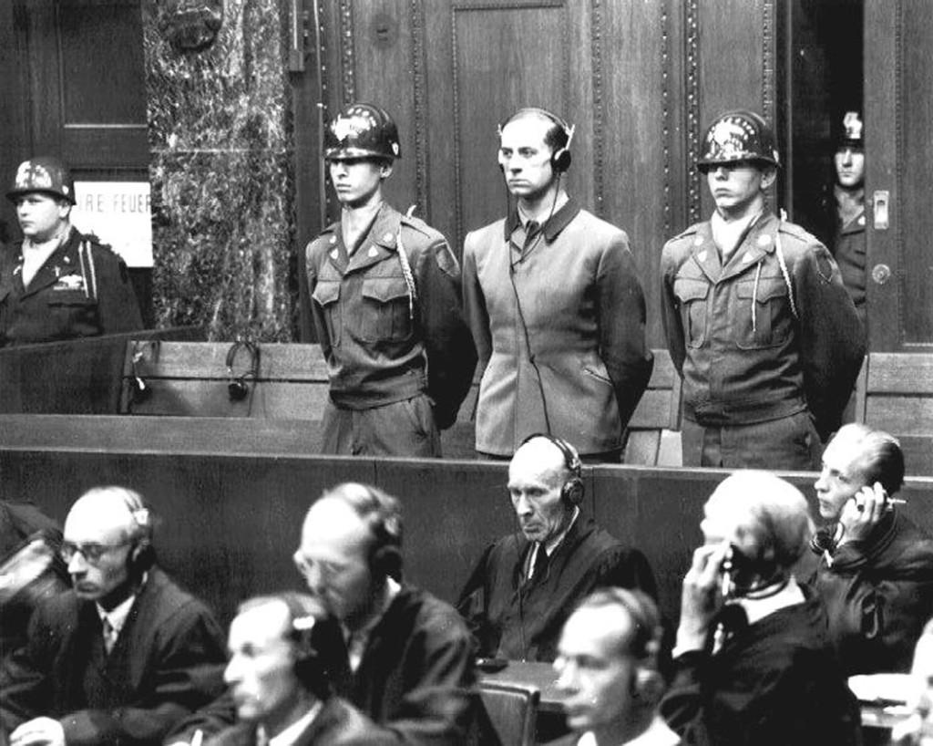 Karl Brandt, Adolf Hitlers da 43 år gamle livlege, ble dømt til døden ved hengning i Nürnbergprosessen.