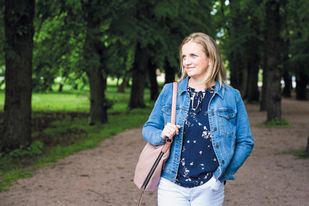 Heidi Bunæs Bang har skrevet bok om hele perioden fra de første små symptomene på den aggressive hjernesvulsten viste seg…