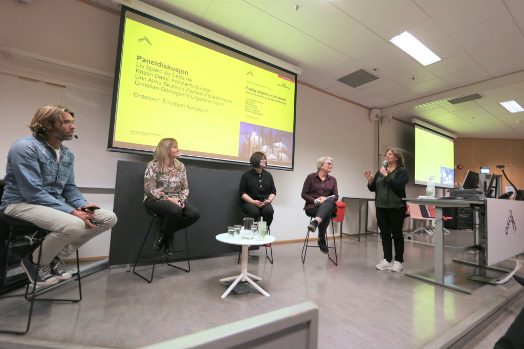 PANELDEBATT: Fra venstre: Christian Grimsgaard, Legeforeningen, Unn Alma Skatvold, Politiets fellesforbund, Liv Spjeld By,…