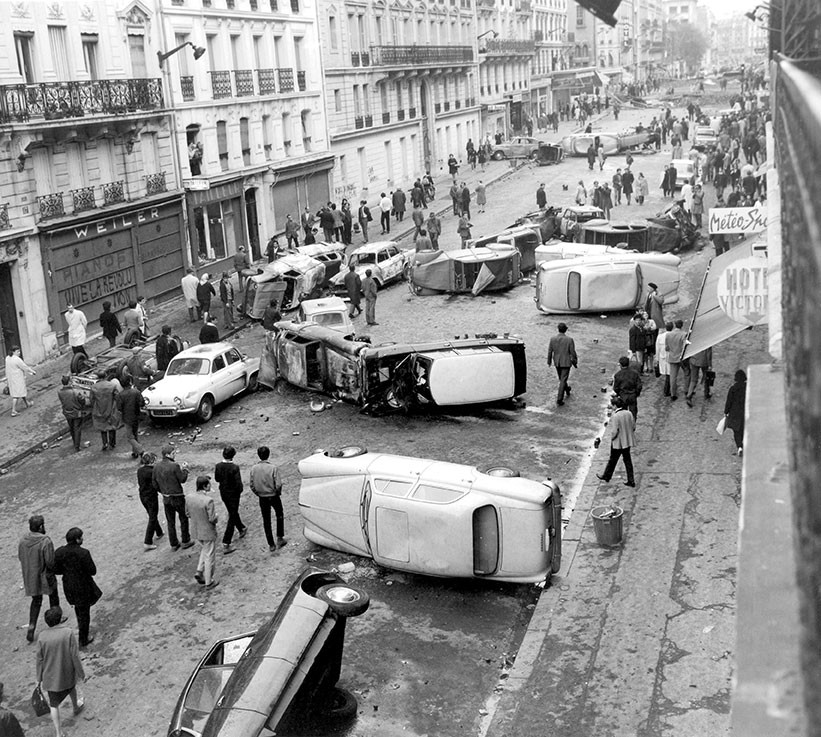 Rue Gay-Lussac, Paris 11. mai 1968: Studenter brukte veltede biler som barrikade mot politiet. Kamper under studentopprøret…