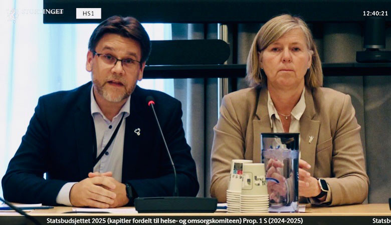 PÅ STORTINGET: Nils Kristian Klev og Anne-Karin Rime representerte Legeforeningen under den muntlige høringen om…