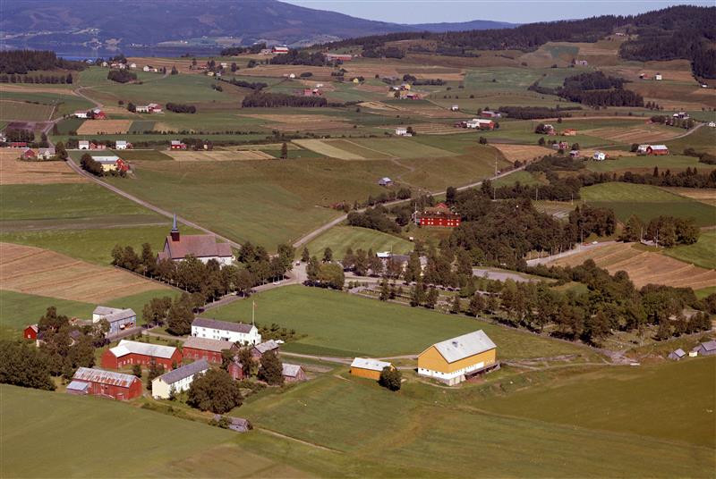 Stiklestad, Verdal (1962). Foto: Widerøe