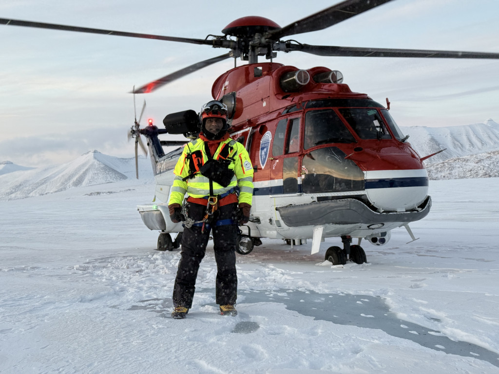 DR&Oslash;MMEJOBBEN: Anestesilegen har alltid v&aelig;rt fascinert av Svalbard, med Arktis, m&oslash;rketid og det r&oslash;ffe klimaet. Foto:&hellip;