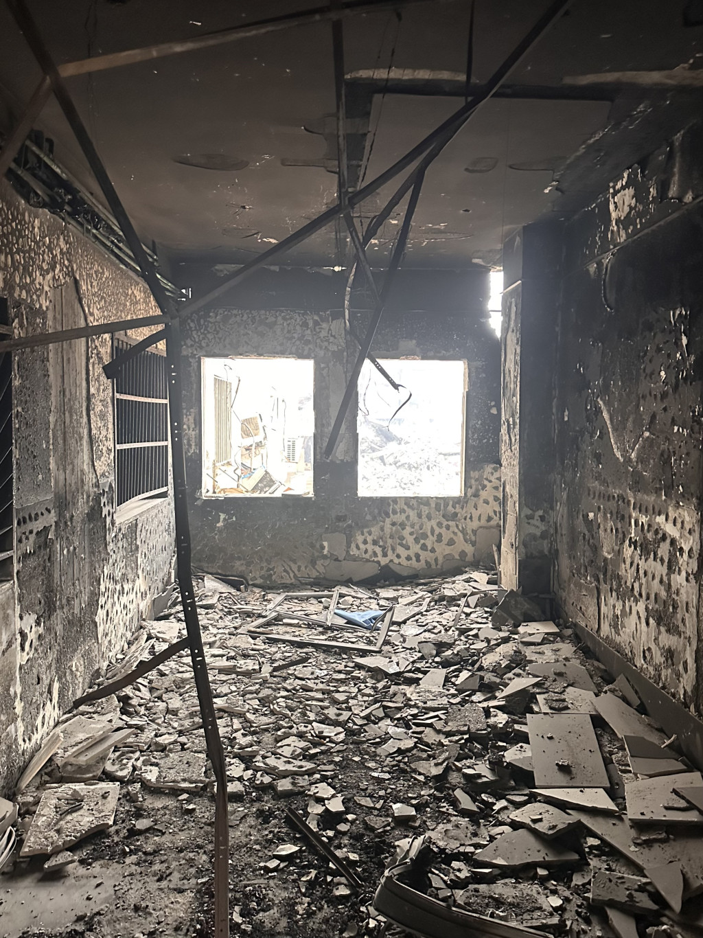 UTSATT HELSEPERSONELL: Et rasert sykerom p&aring; Kamal Adwan Hospital i Nord-Gaza. Sykehuset ble systematisk angrepet, stormet og&hellip;