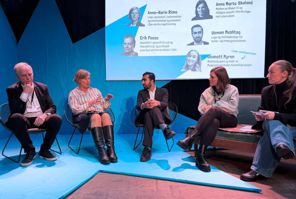 PANELSAMTALE: Norske leger mot atomv&aring;pen samlet nylig helsepersonell, forskere og beslutningstakere til en heldags faglig og&hellip;